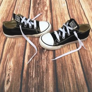 Black low top converse toddler size 10 boy or girl